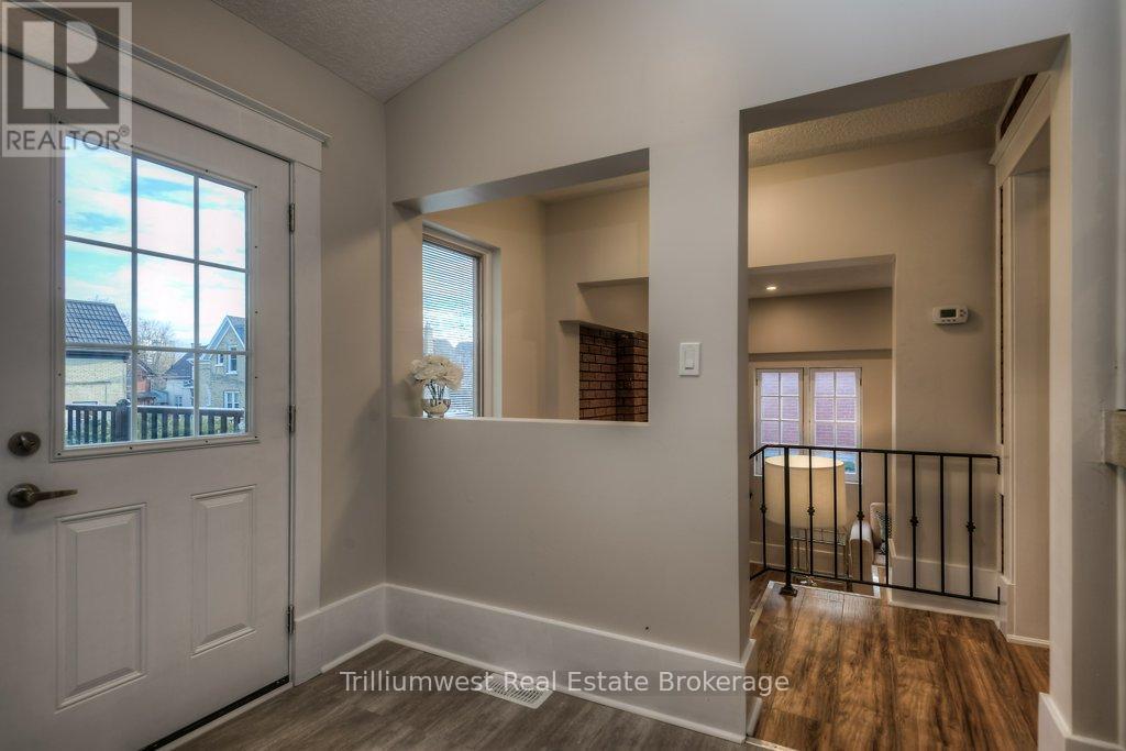 54 Park Street, Kitchener, ON - Indoor Photo Showing Other Room