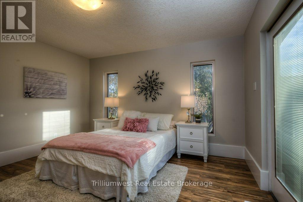 54 Park Street, Kitchener, ON - Indoor Photo Showing Bedroom