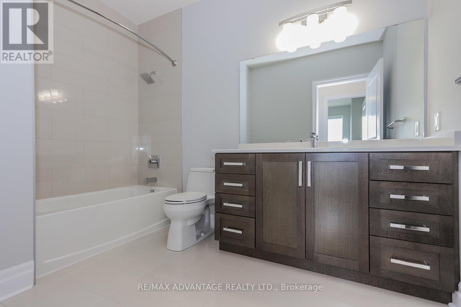 2701 - 505 Talbot Street, London East (East F), ON - Indoor Photo Showing Bathroom