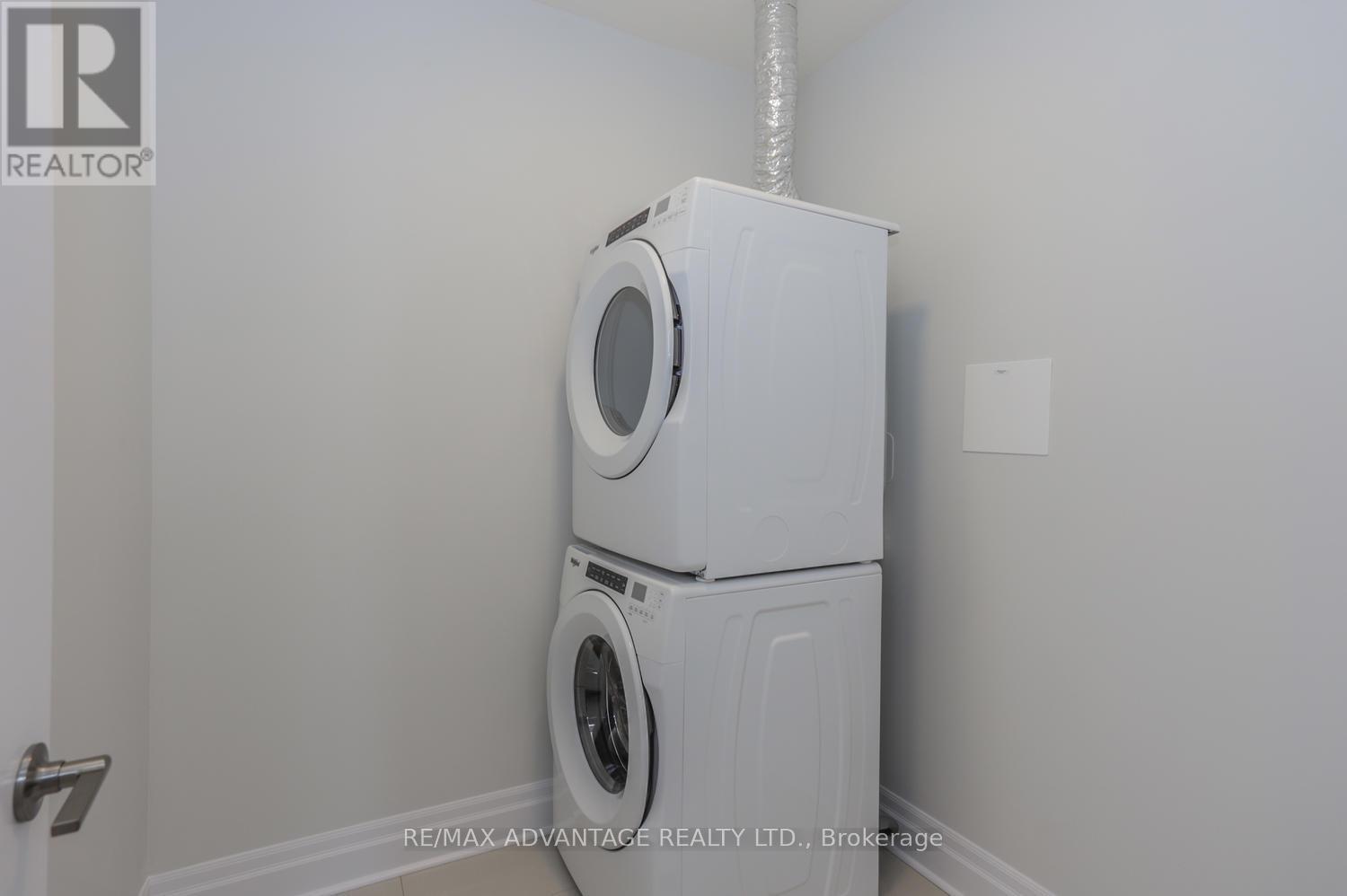 2701 - 505 Talbot Street, London East (East F), ON - Indoor Photo Showing Laundry Room