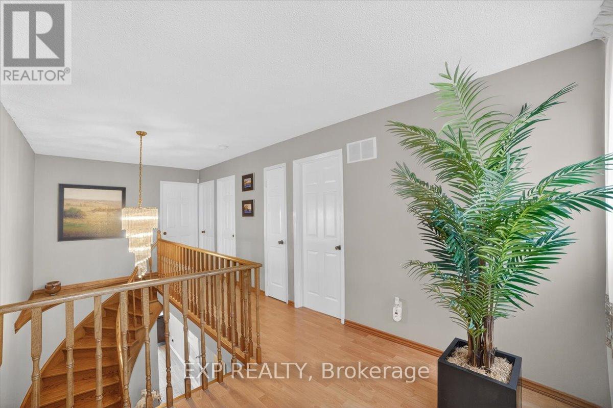 second floor- hallway - 3440 Redmond Road, Mississauga, ON - Indoor Photo Showing Other Room