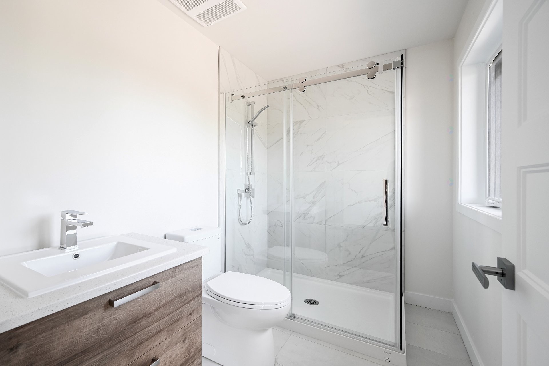 Master Bathroom - 3940 Rue Adélaïde, Longueuil (Saint-Hubert), QC - Indoor Photo Showing Bathroom