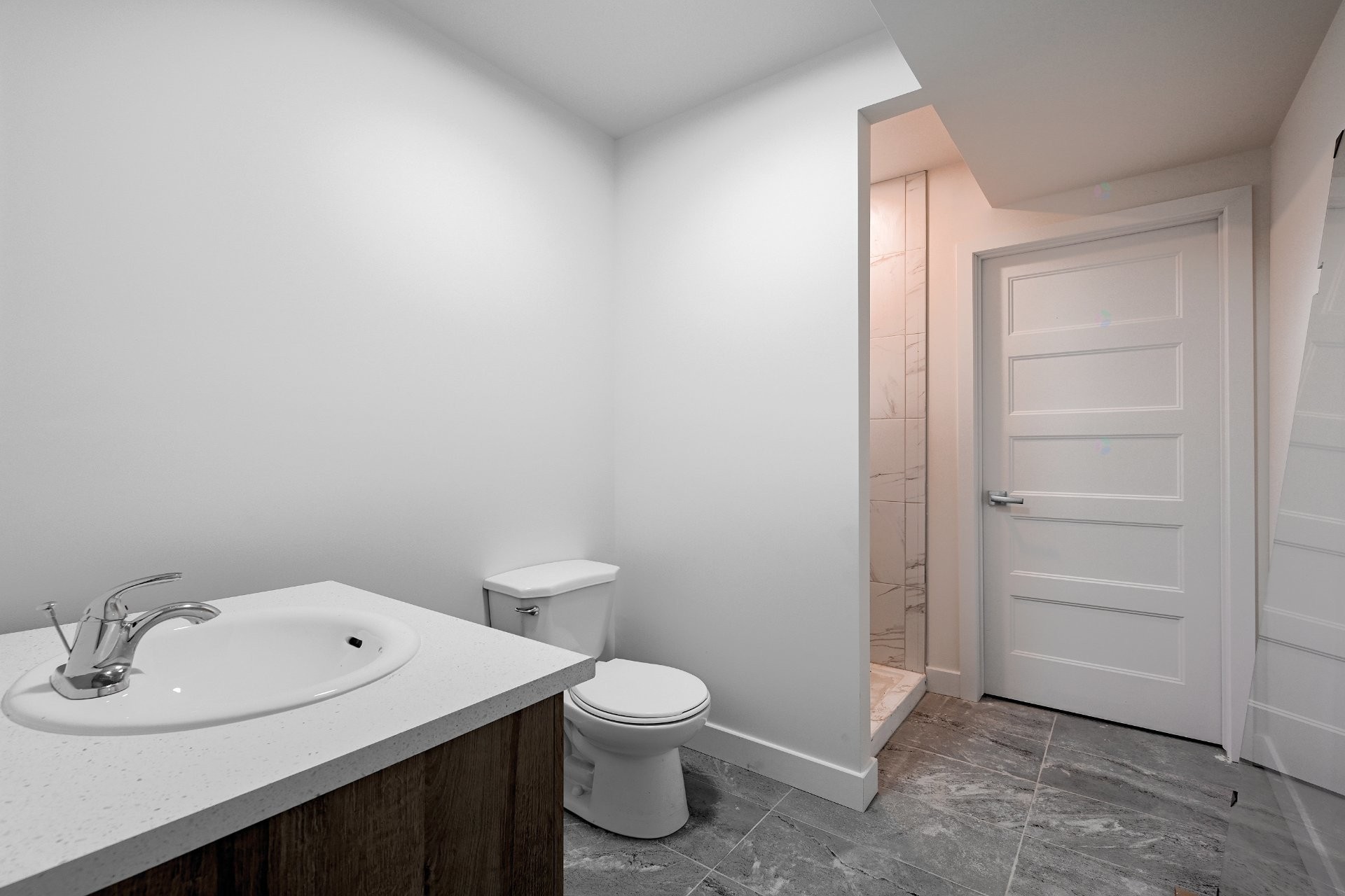 Powder room - 3940 Rue Adélaïde, Longueuil (Saint-Hubert), QC - Indoor Photo Showing Bathroom