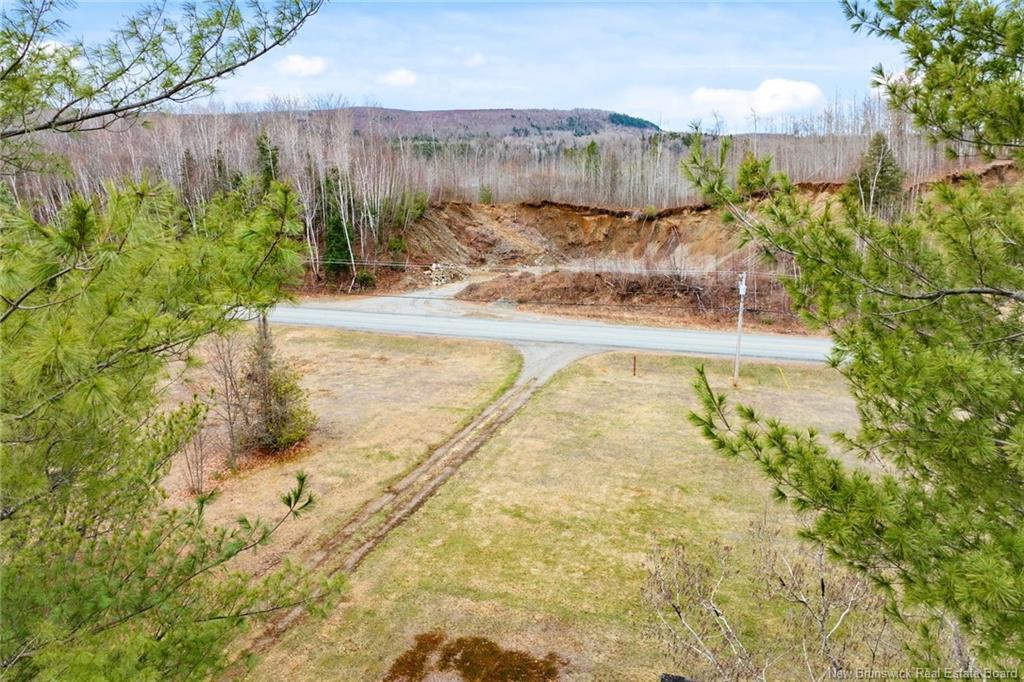 1832 Route 105, Southampton, NB