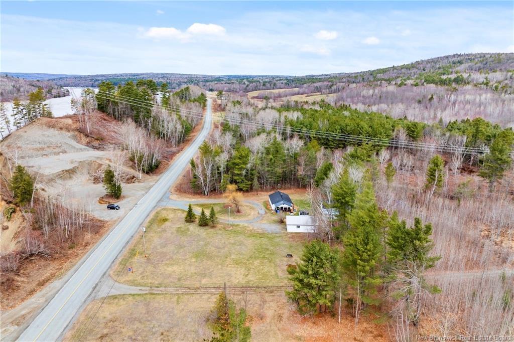 1832 Route 105, Southampton, NB