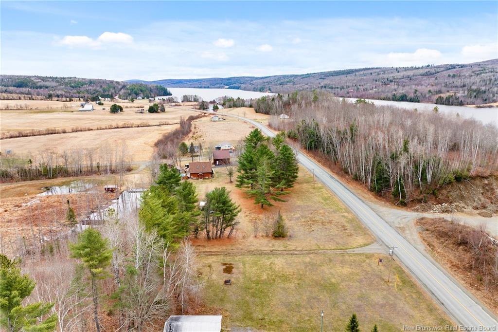 1832 Route 105, Southampton, NB