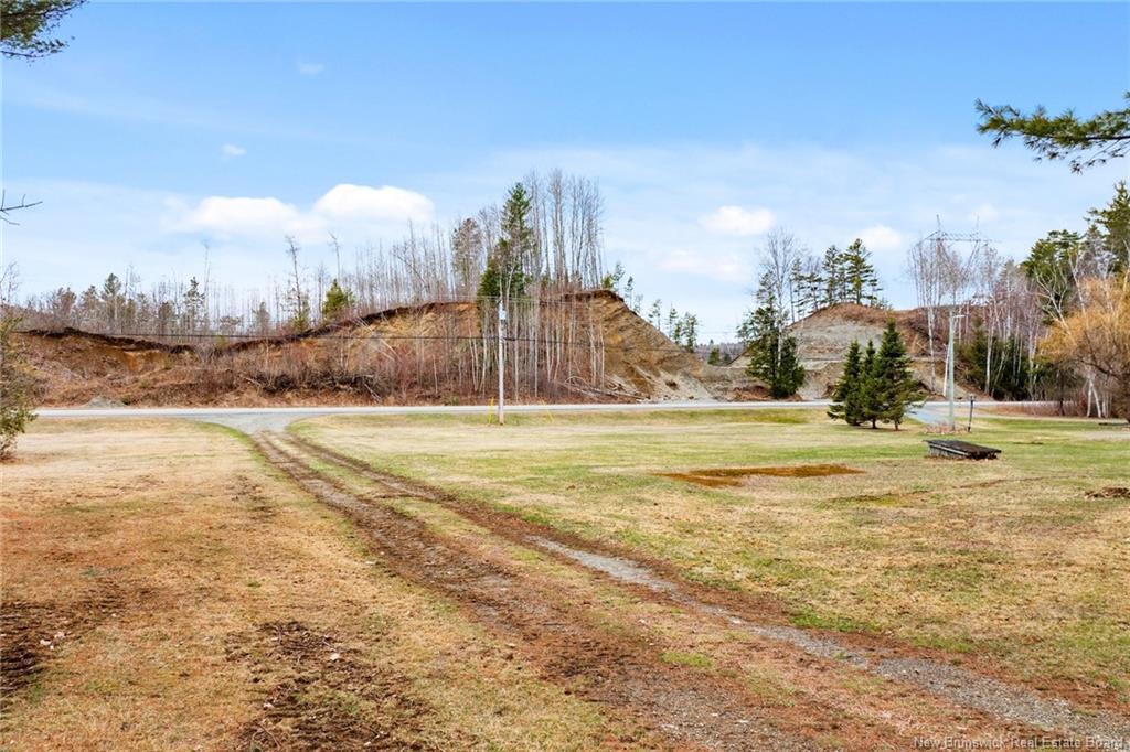 1832 Route 105, Southampton, NB