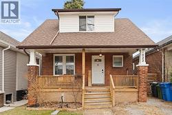 1022 OAK AVENUE Windsor, ON N9A 5G4