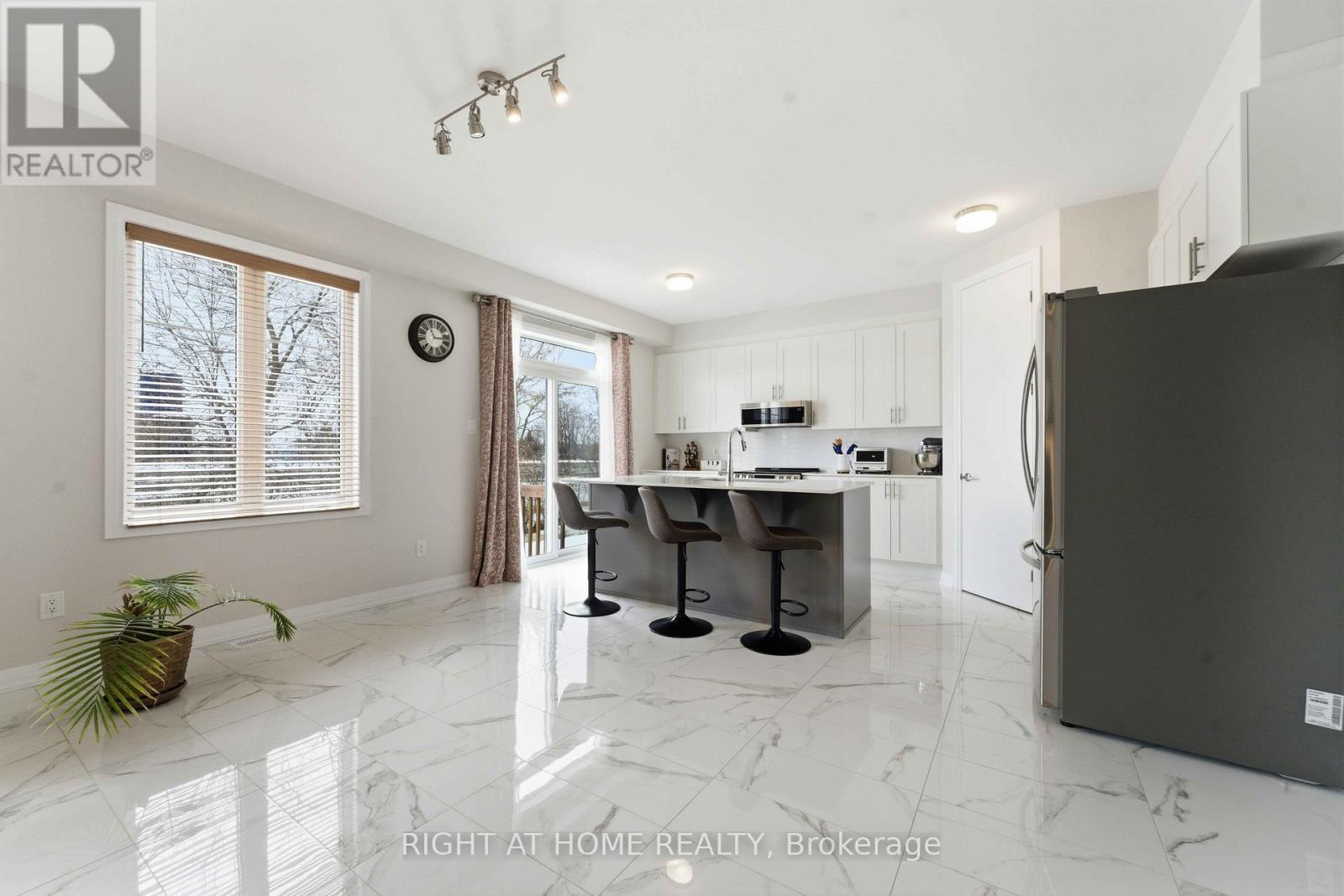 643 Terrier Circle, Ottawa, ON - Indoor