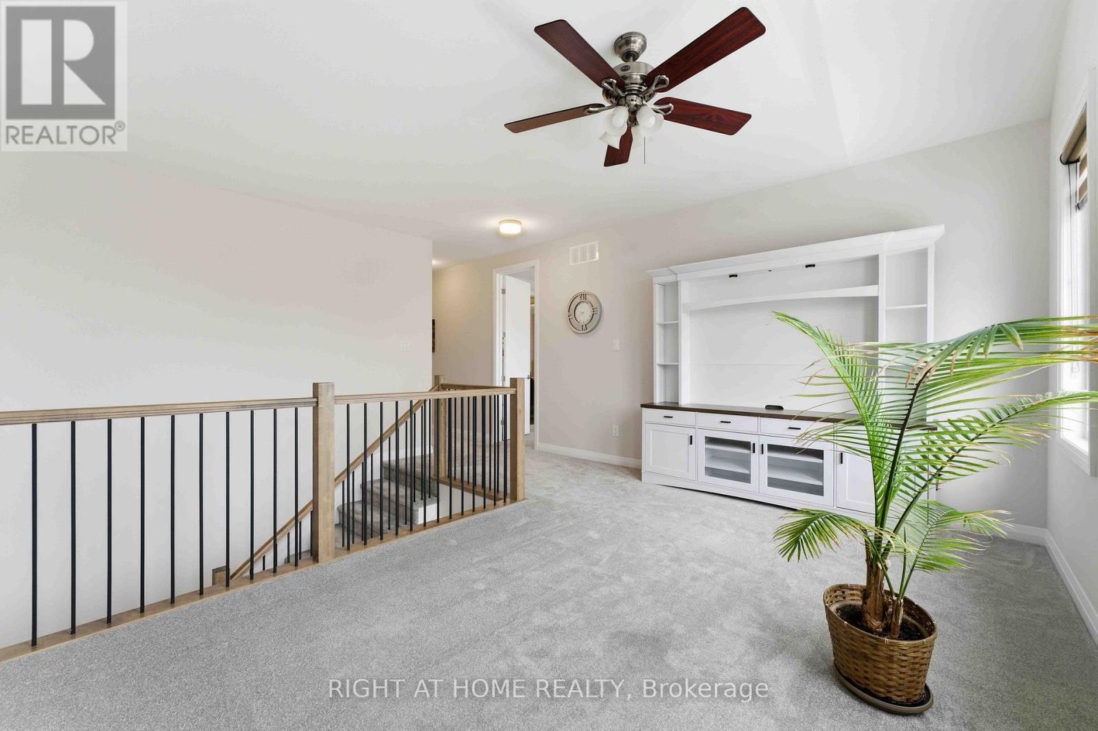 643 Terrier Circle, Ottawa, ON - Indoor Photo Showing Other Room