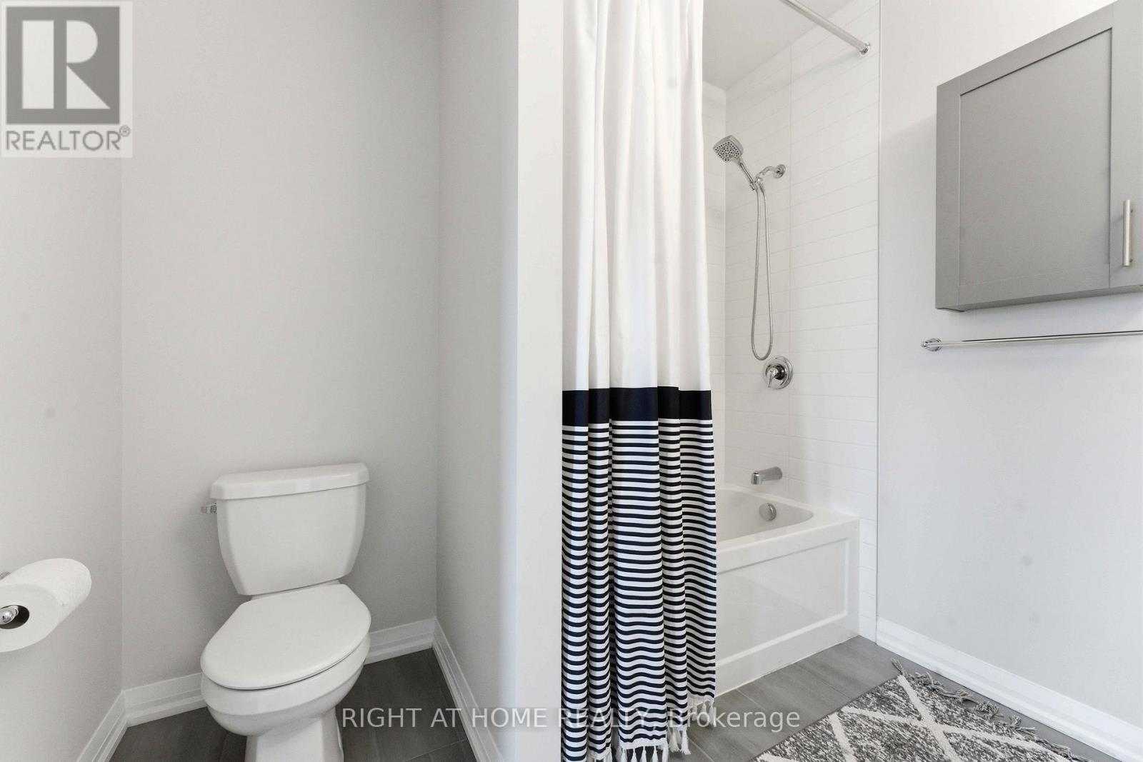 643 Terrier Circle, Ottawa, ON - Indoor Photo Showing Bathroom
