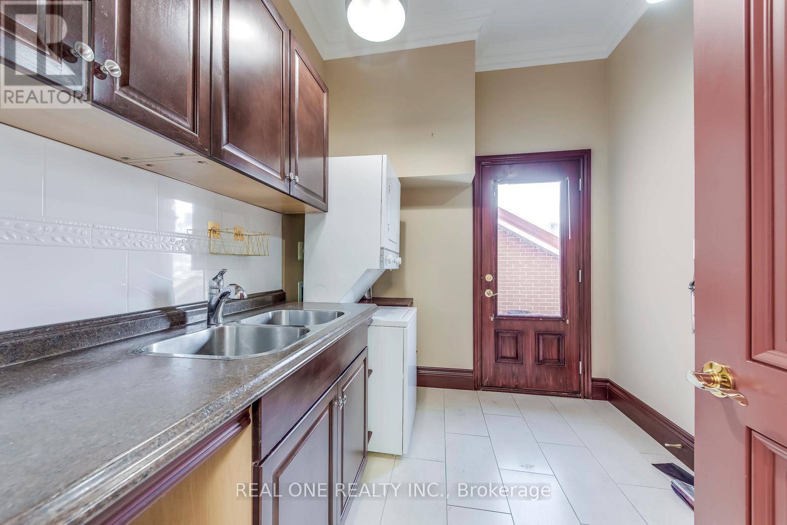 3480 Joan Drive, Mississauga, ON