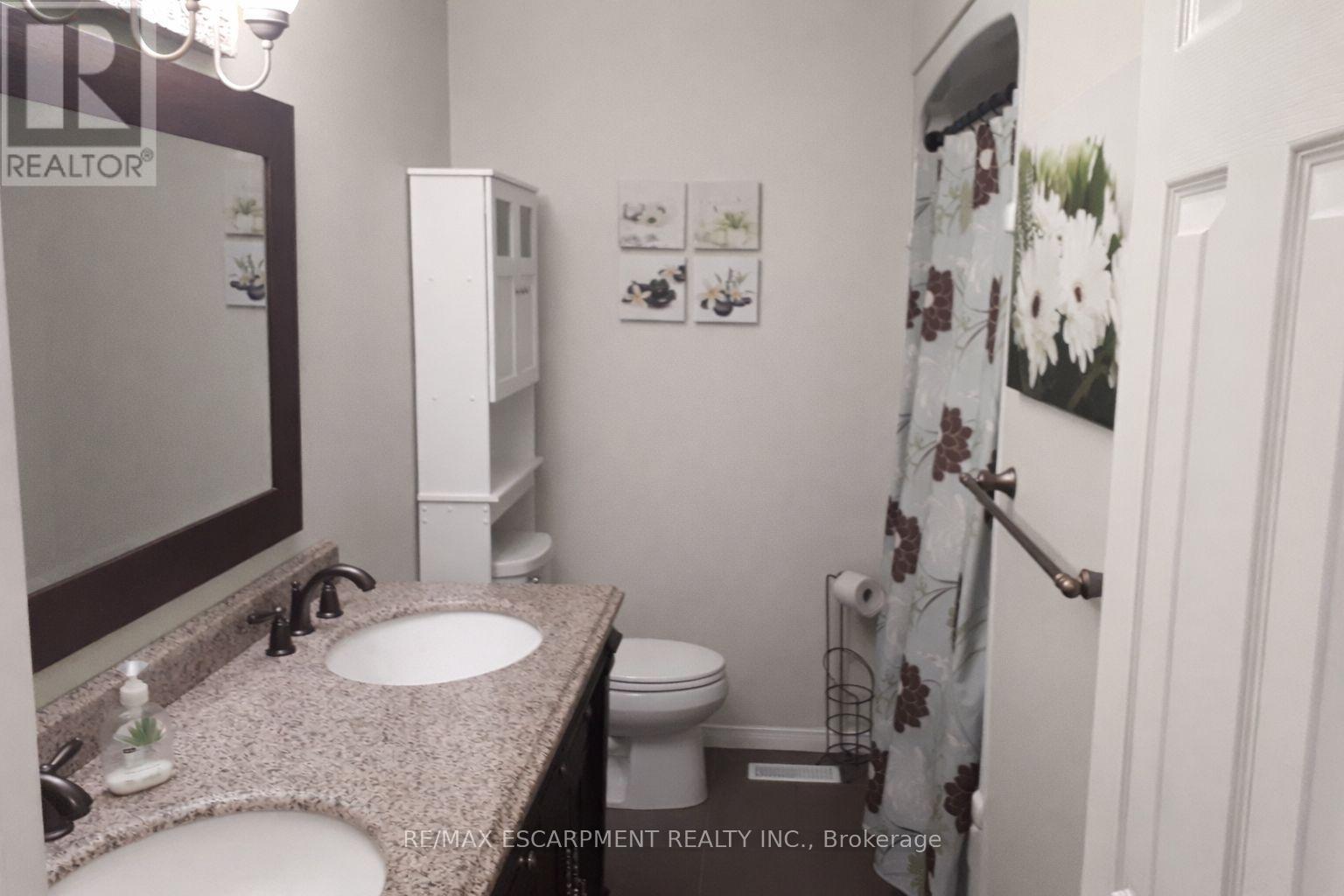 2003 Carrera Lane, Mississauga, ON - Indoor Photo Showing Bathroom