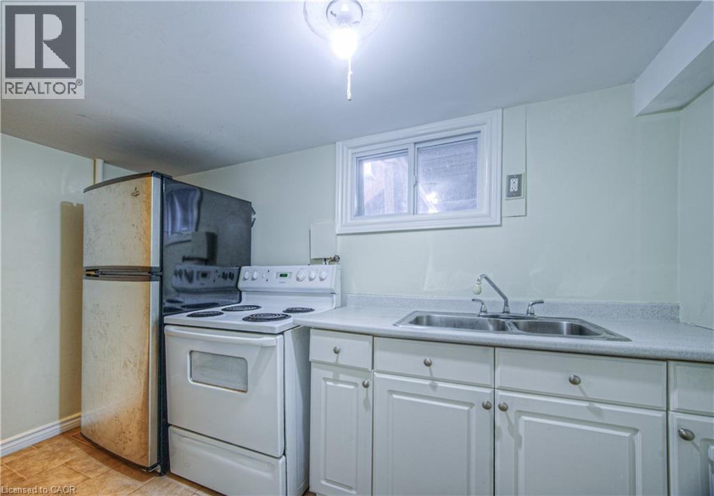 100 Reid Avenue S, Hamilton, ON - Indoor Photo Showing Kitchen With Double Sink