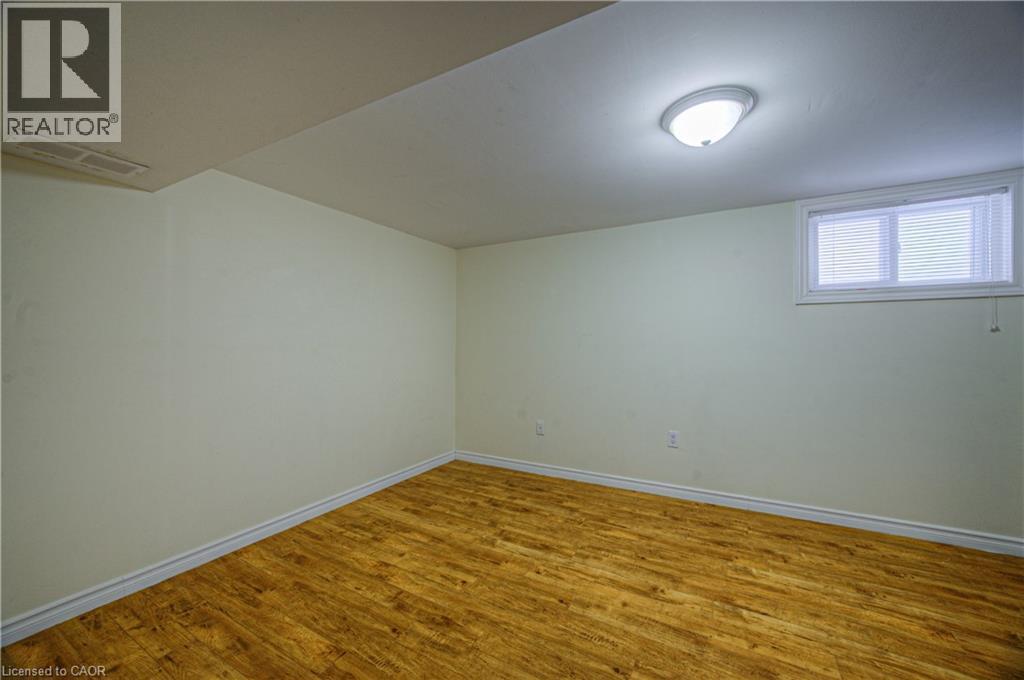 100 Reid Avenue S, Hamilton, ON - Indoor Photo Showing Other Room