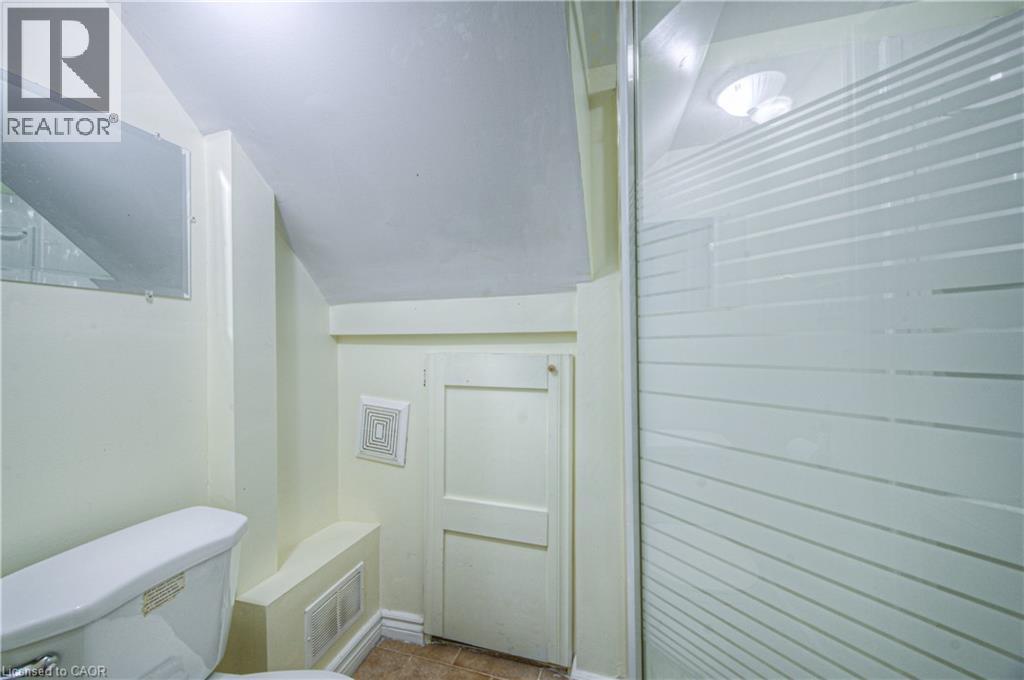 100 Reid Avenue S, Hamilton, ON - Indoor