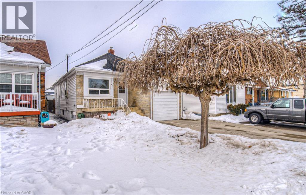 100 Reid Avenue S, Hamilton, ON - Outdoor