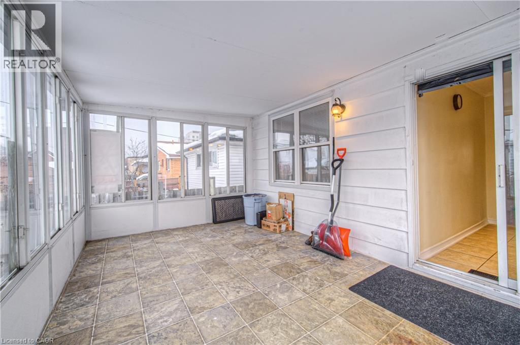 100 Reid Avenue S, Hamilton, ON - Photo Showing Other Room