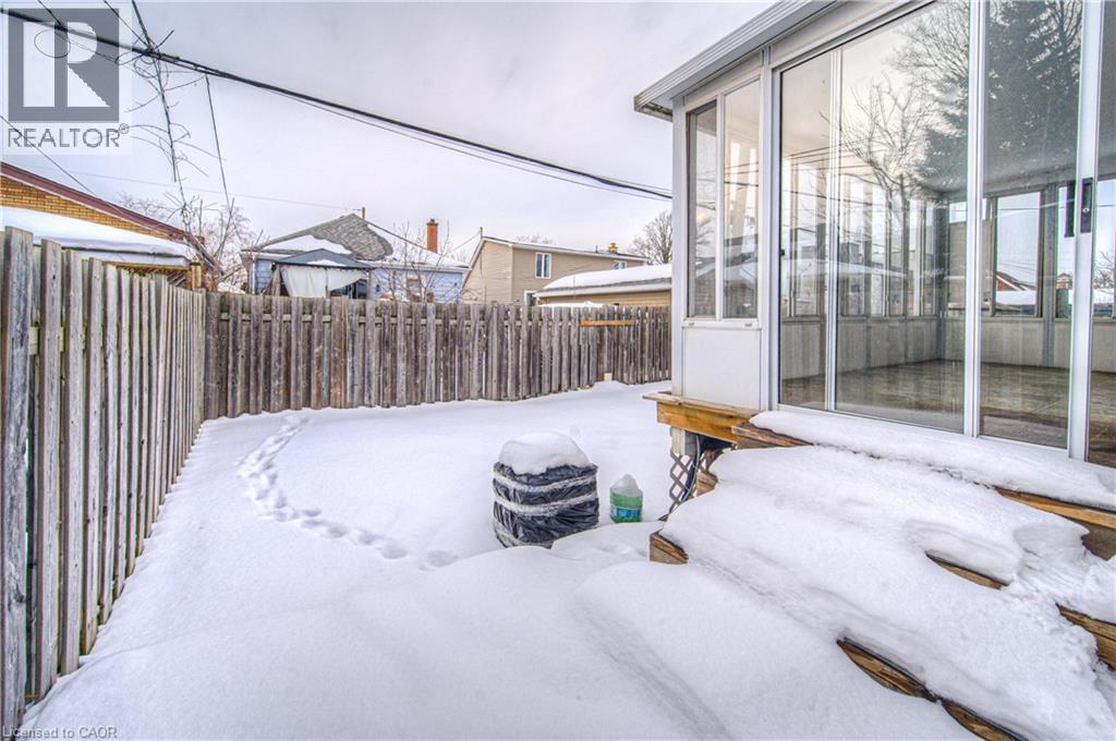 100 Reid Avenue S, Hamilton, ON - Outdoor With Exterior