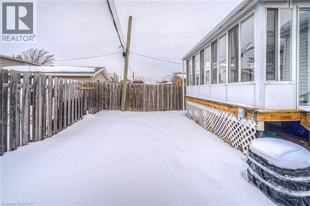 100 Reid Avenue S, Hamilton, ON - Outdoor With Exterior