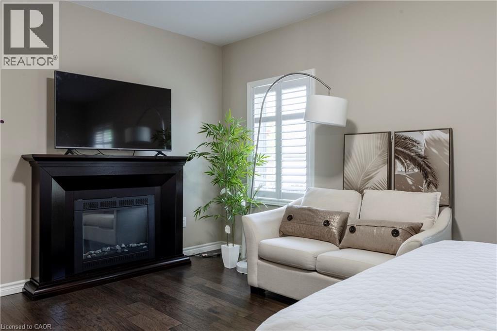 6 Bluenose Drive, Port Dover, ON - Indoor Photo Showing Living Room With Fireplace