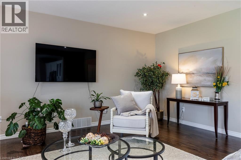 6 Bluenose Drive, Port Dover, ON - Indoor Photo Showing Living Room