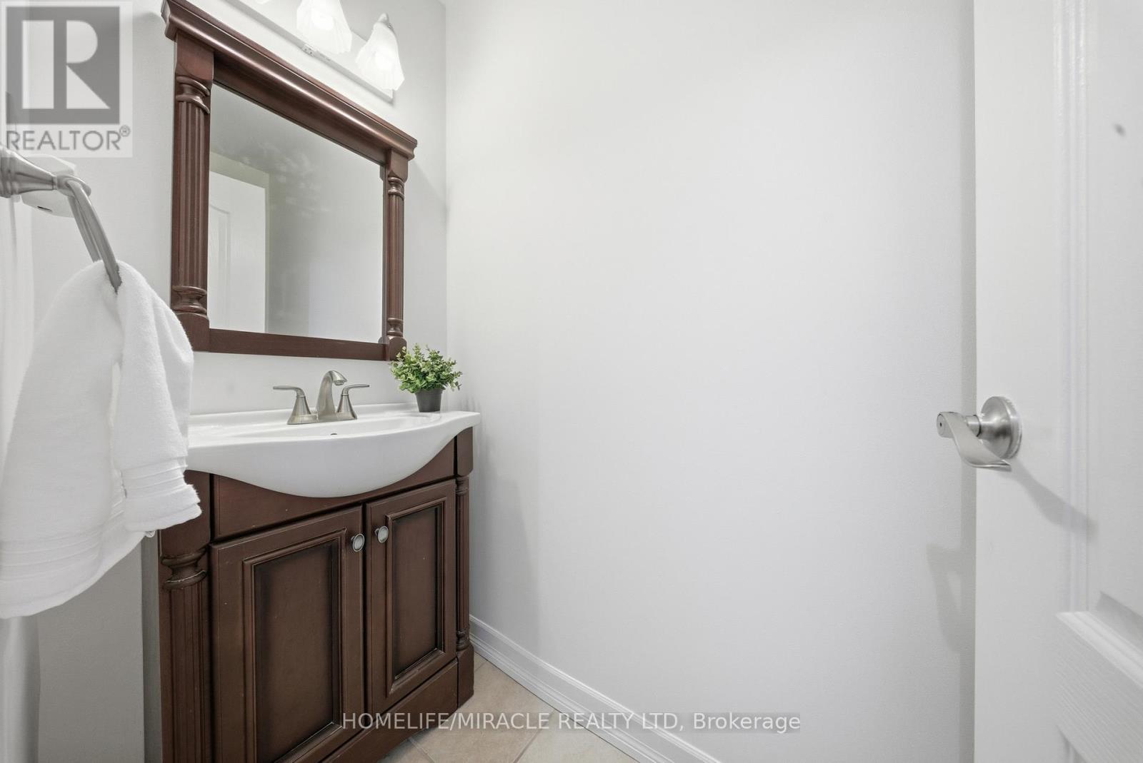 4343 Alta Court, Mississauga, ON - Indoor Photo Showing Bathroom