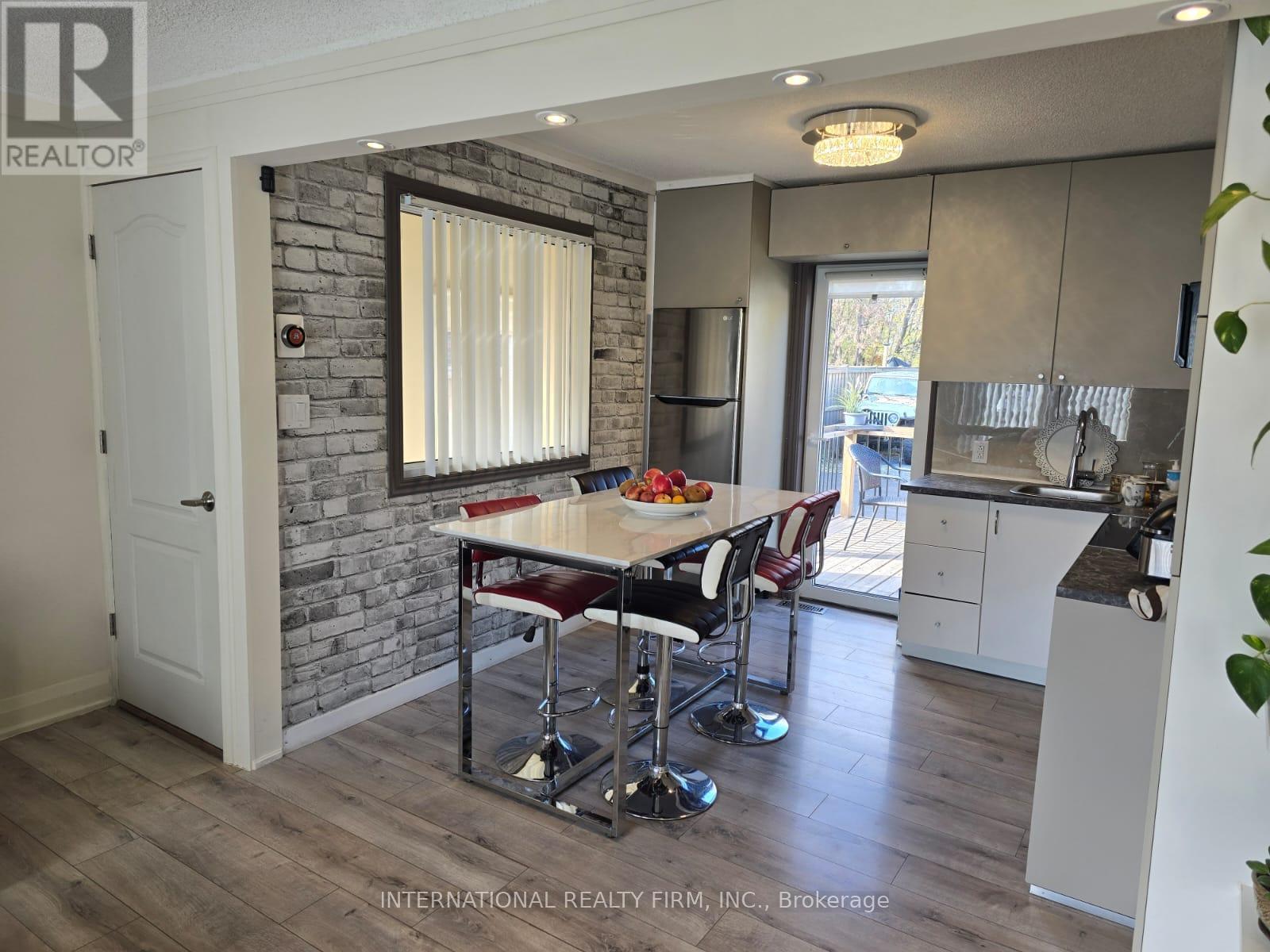 731 Knox Avenue, Hamilton, ON - Indoor