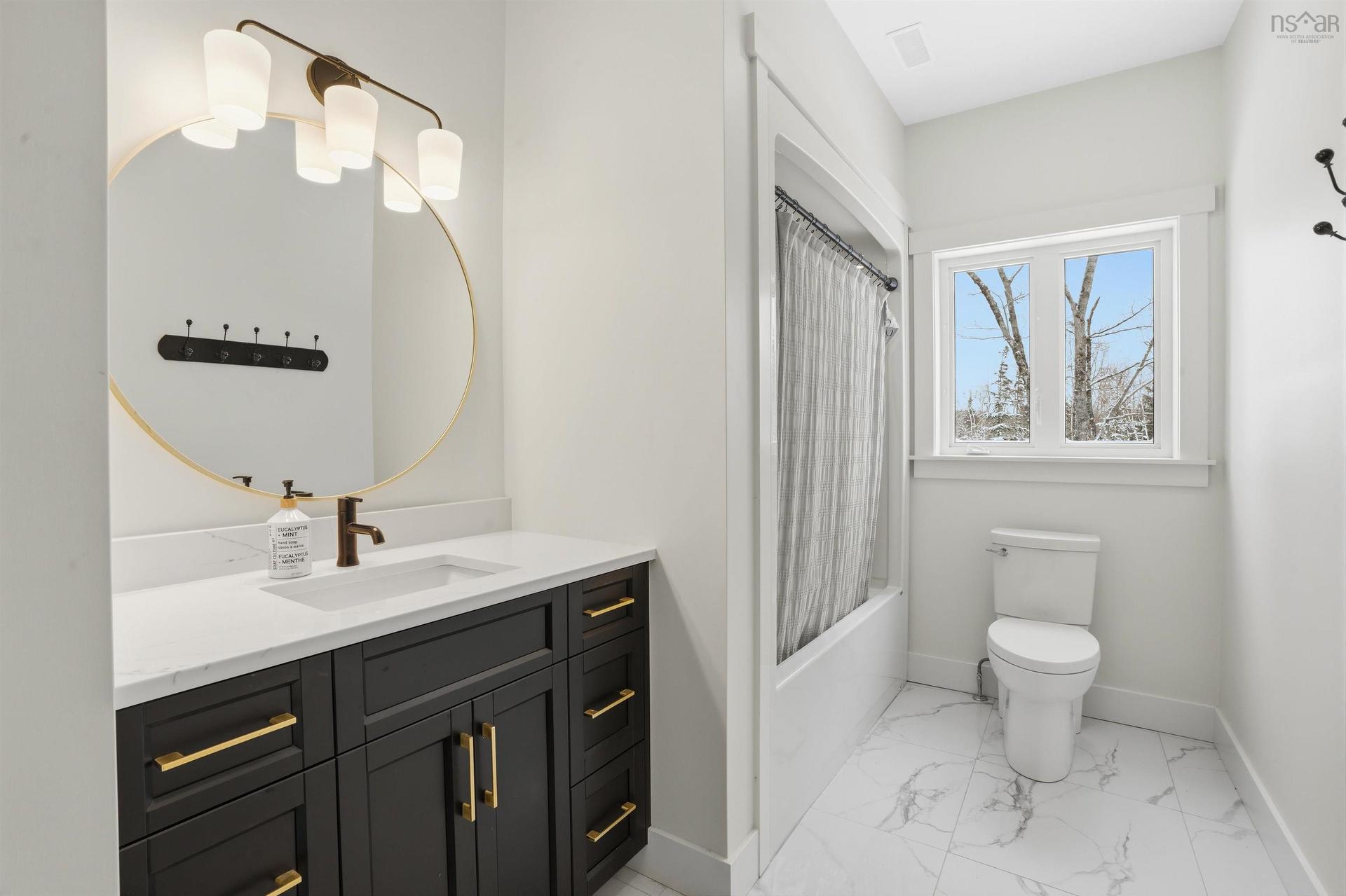 502 High Road, Fall River, NS - Indoor Photo Showing Bathroom
