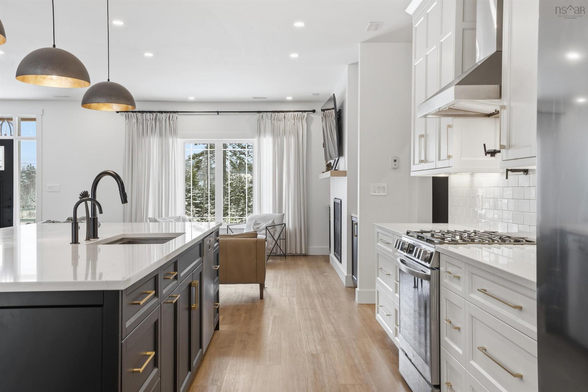502 High Road, Fall River, NS - Indoor Photo Showing Kitchen With Upgraded Kitchen