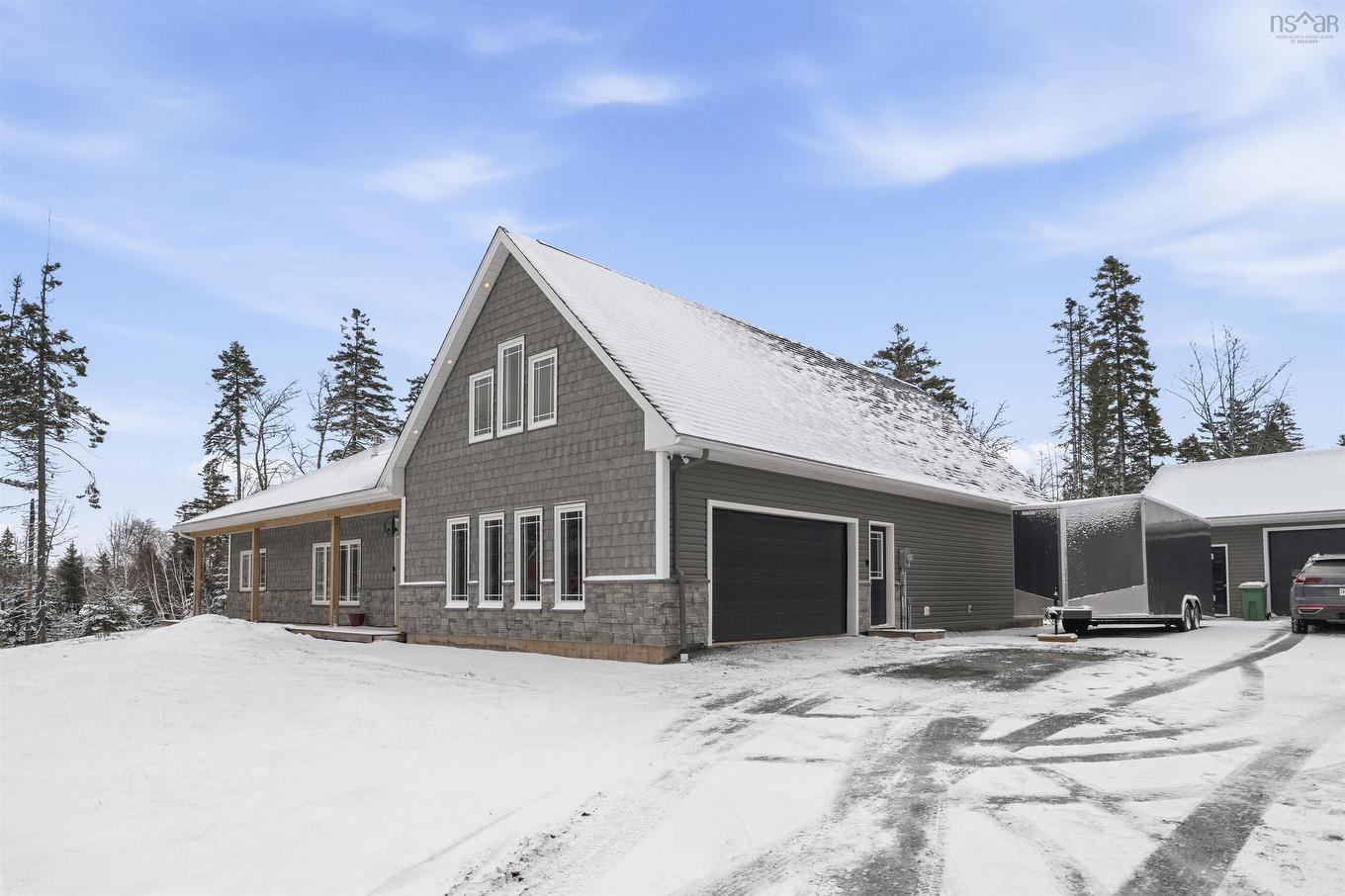 502 High Road, Fall River, NS