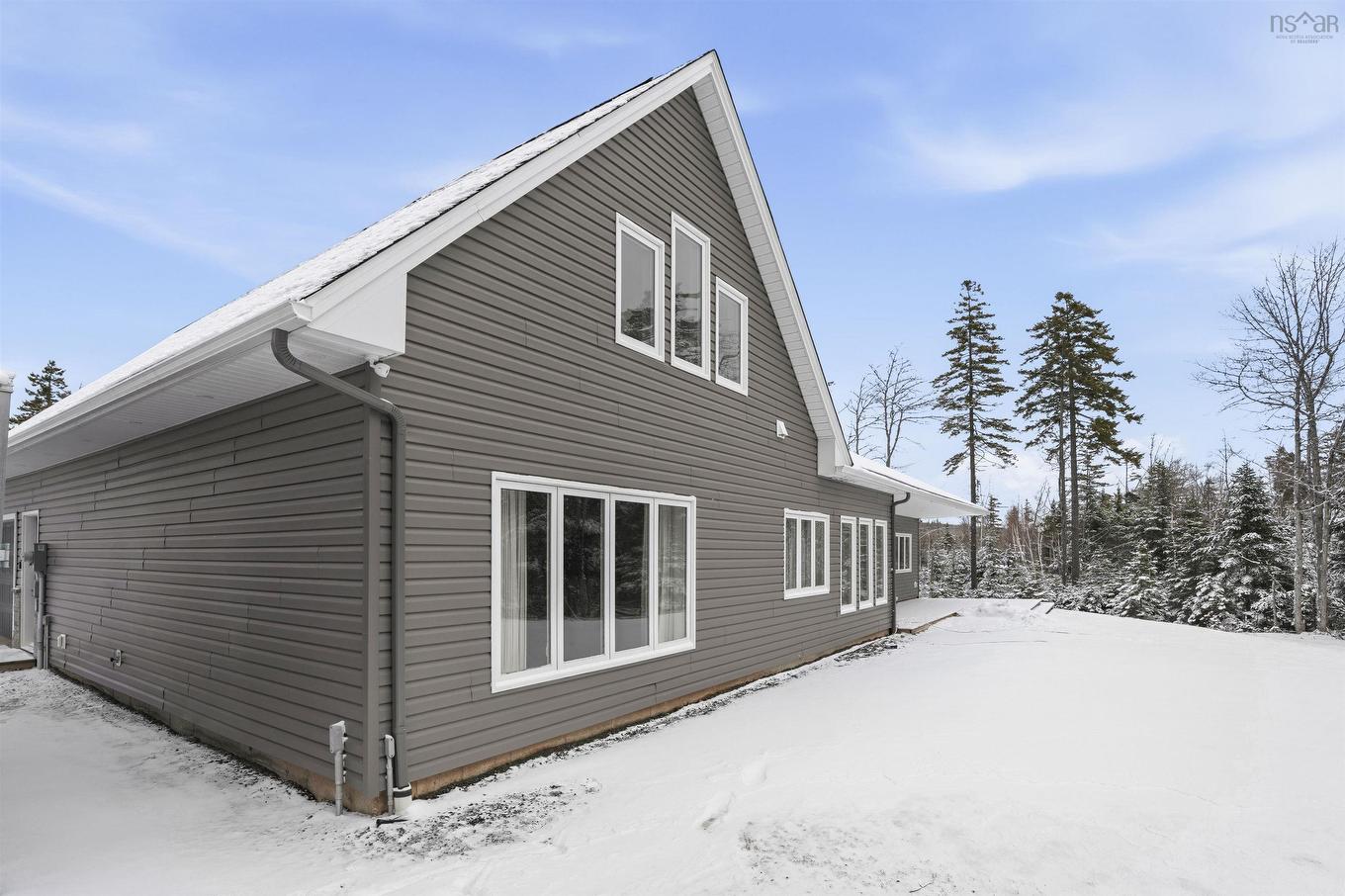 502 High Road, Fall River, NS