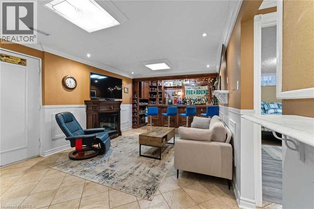 324 Burnett Avenue, Cambridge, ON - Indoor