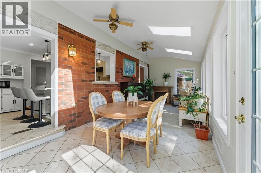 324 Burnett Avenue, Cambridge, ON - Indoor Photo Showing Dining Room