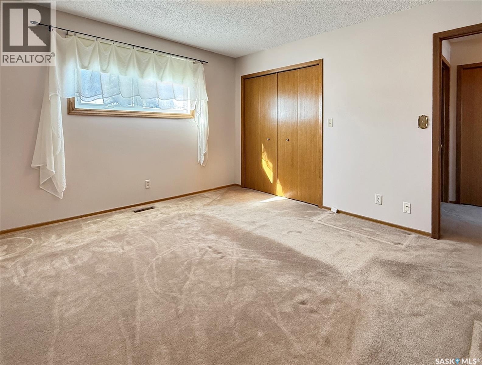 470 Cowan Drive, Swift Current, SK - Indoor Photo Showing Other Room