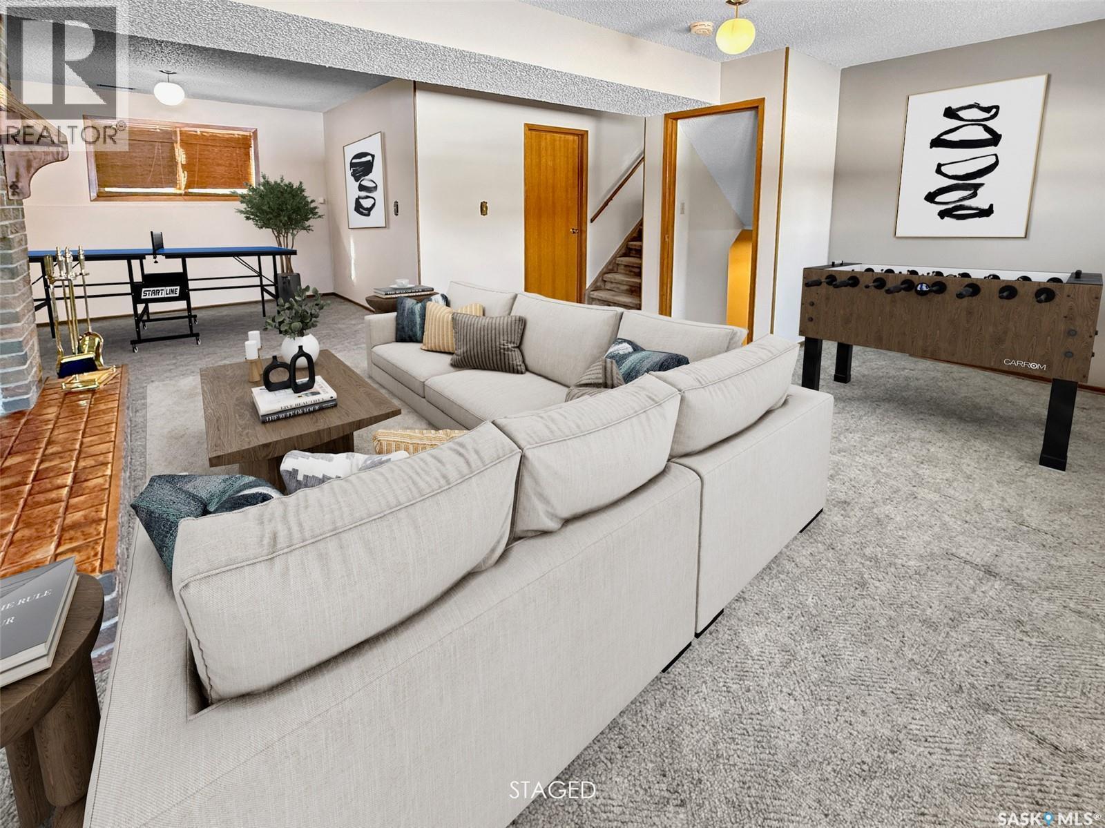 470 Cowan Drive, Swift Current, SK - Indoor Photo Showing Living Room