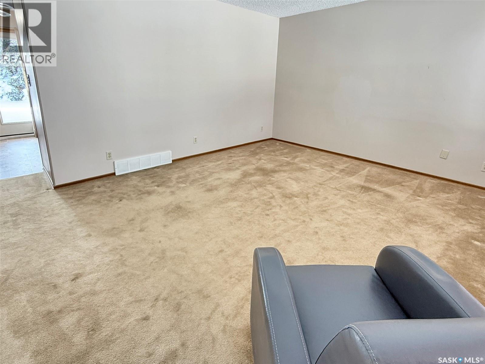 470 Cowan Drive, Swift Current, SK - Indoor Photo Showing Other Room