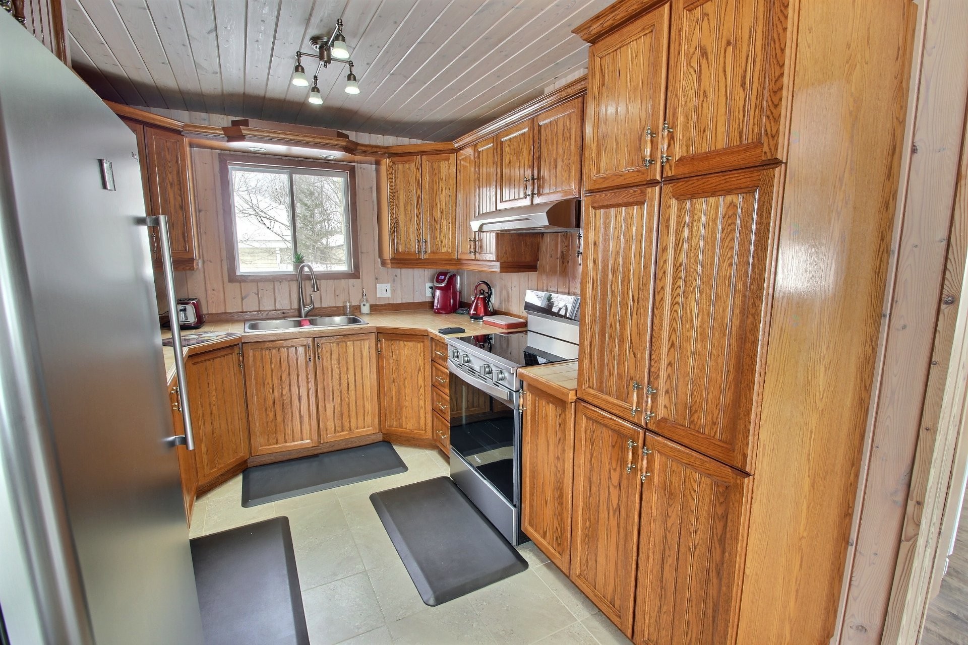 Kitchen - 3101 Ch. Plourde, Rouyn-Noranda, QC - Indoor Photo Showing Kitchen With Double Sink