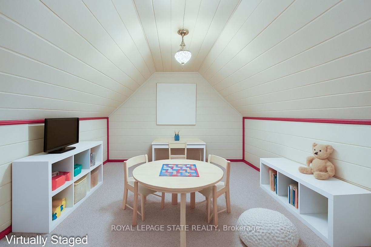 538 Hughson Street N, Hamilton, ON - Indoor