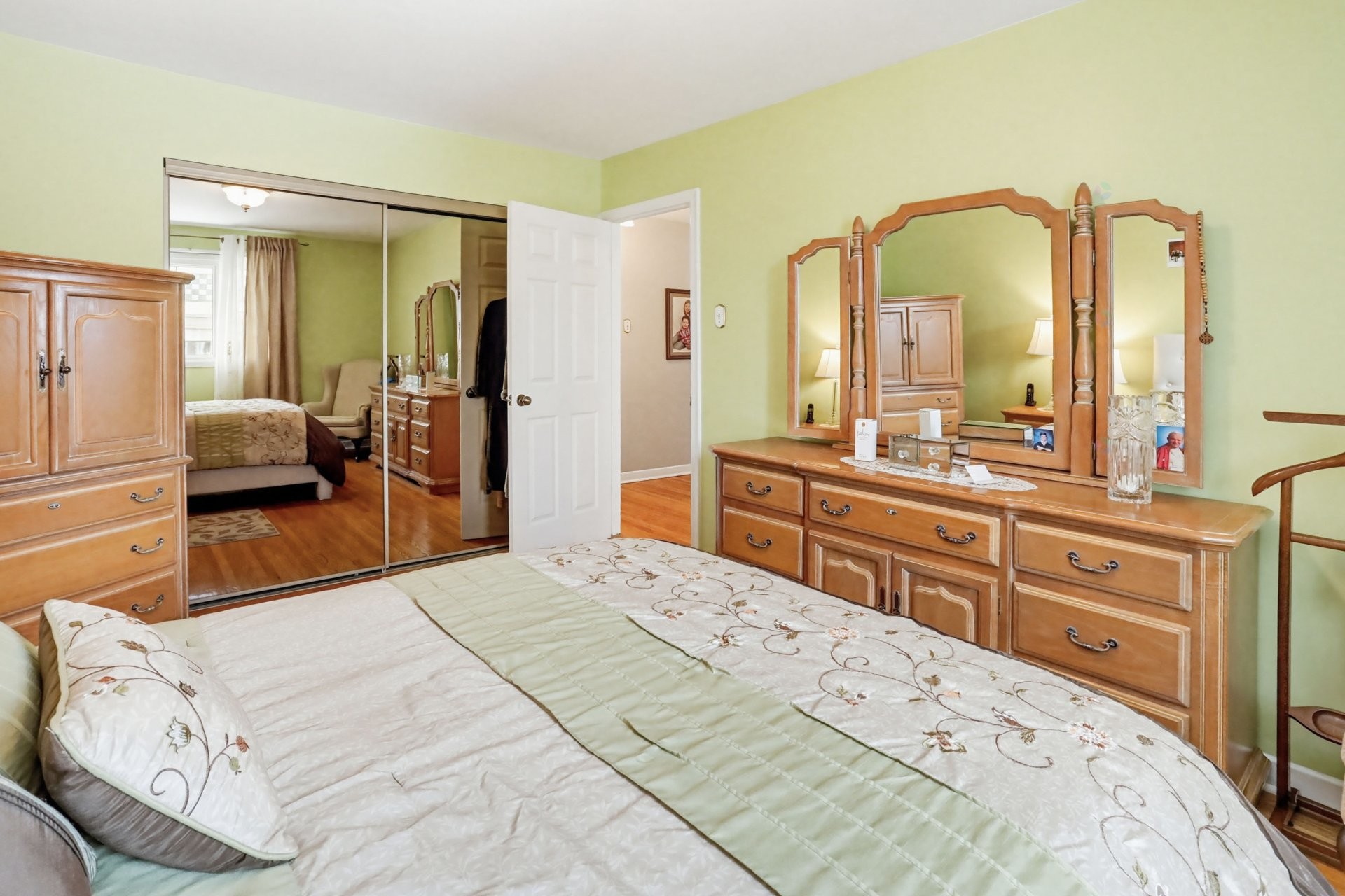 Master Bedroom - 759 Av. Devonshire, Laval (Chomedey), QC - Indoor Photo Showing Bedroom