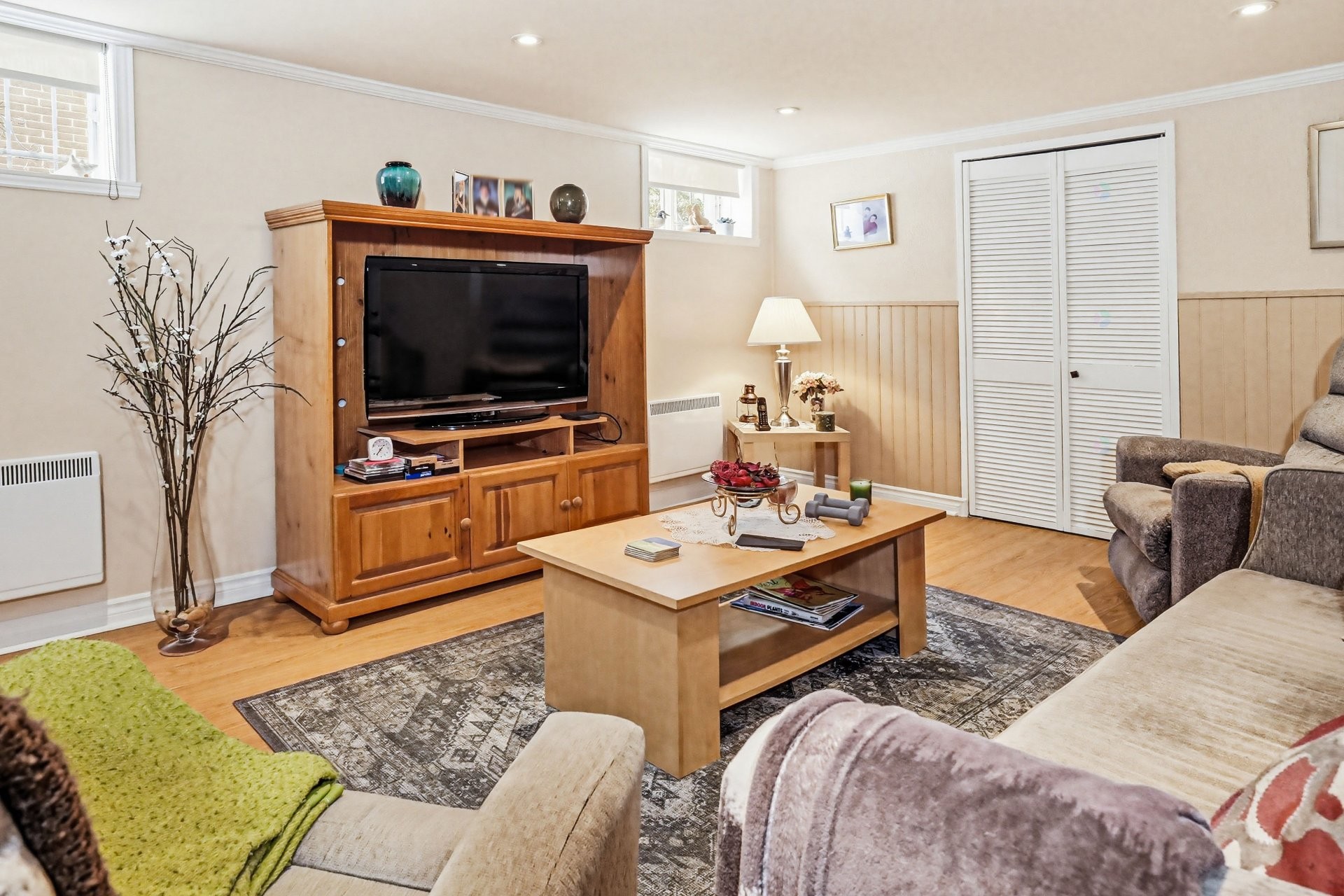 Family Room - 759 Av. Devonshire, Laval (Chomedey), QC - Indoor Photo Showing Living Room