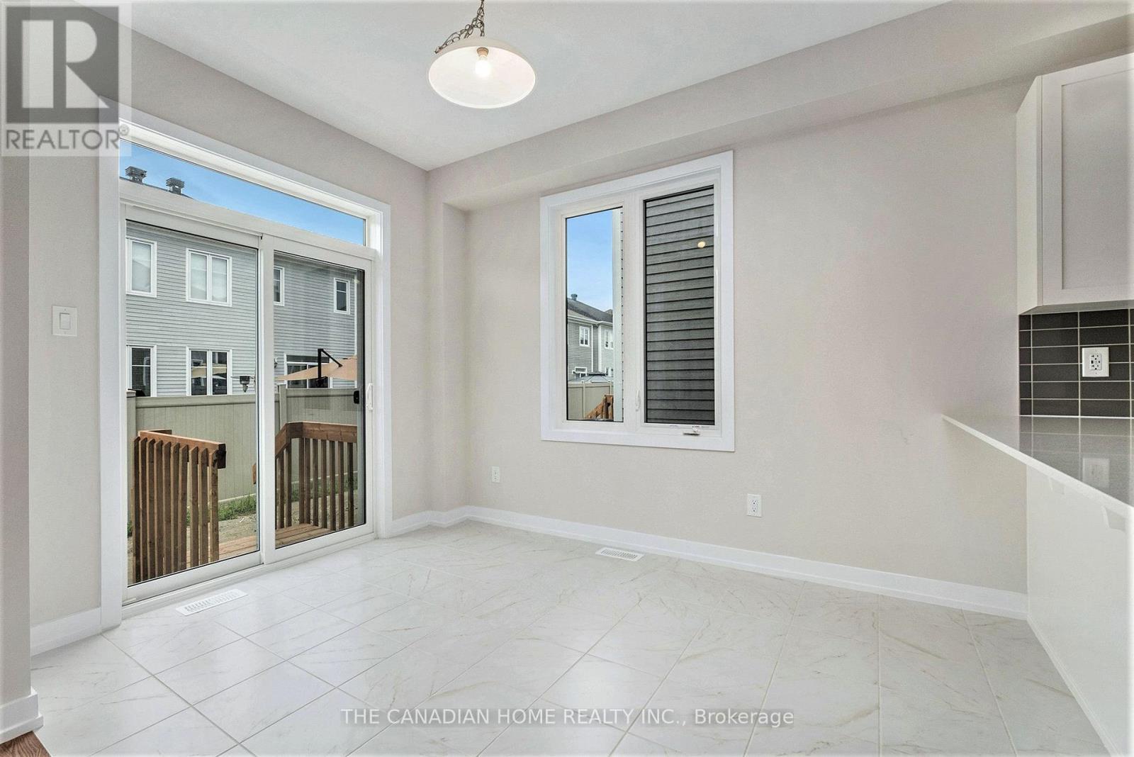 73 Hackamore Crescent, Ottawa, ON - Indoor Photo Showing Other Room