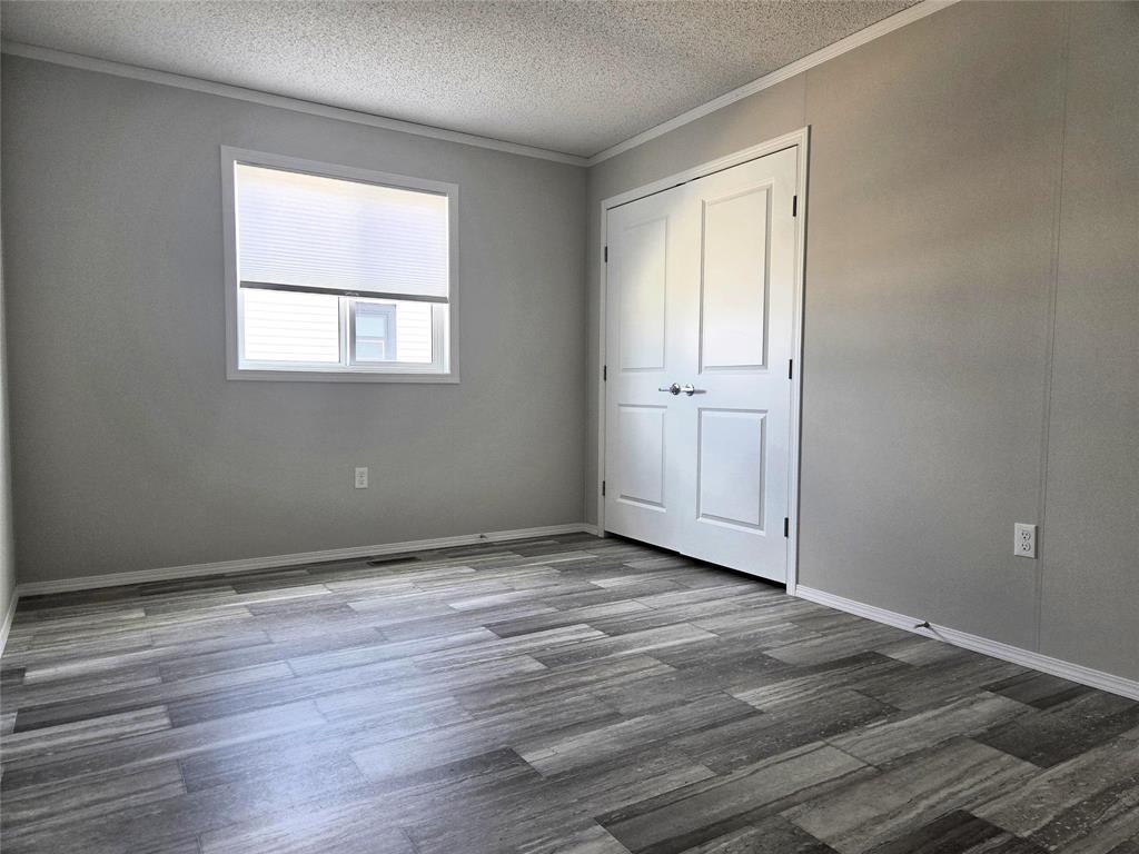 93 Prairie Oak Drive, Mitchell, MB - Indoor Photo Showing Other Room