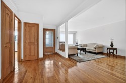 980 100e Avenue Laval (Chomedey), QC H7W 4A3