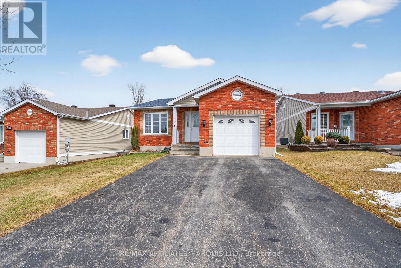 Pride of ownership throughout - 175 Hemlock Crescent, Cornwall, ON - Outdoor With Facade