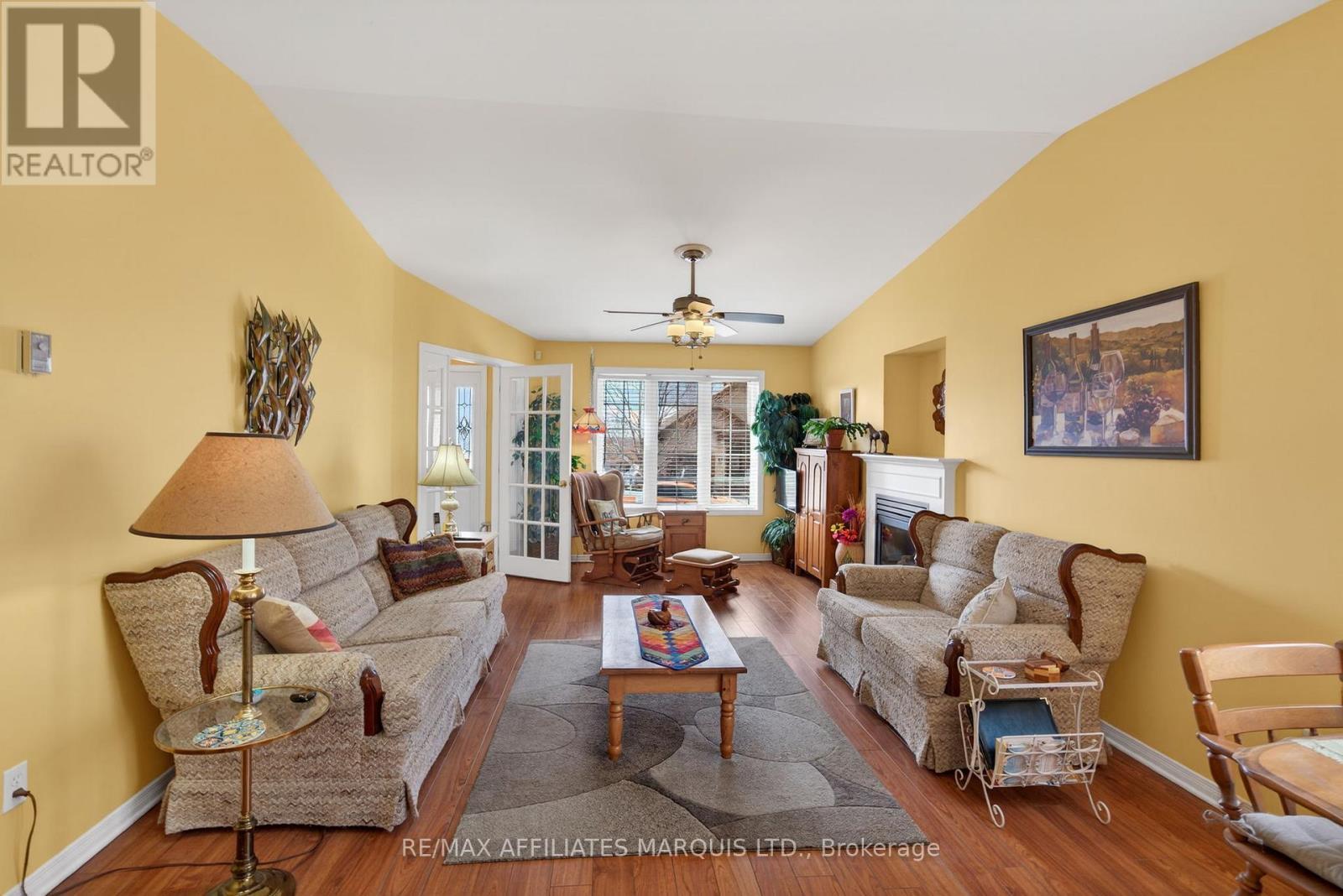 Comfortable layout perfect for everyday living - 175 Hemlock Crescent, Cornwall, ON - Indoor Photo Showing Living Room