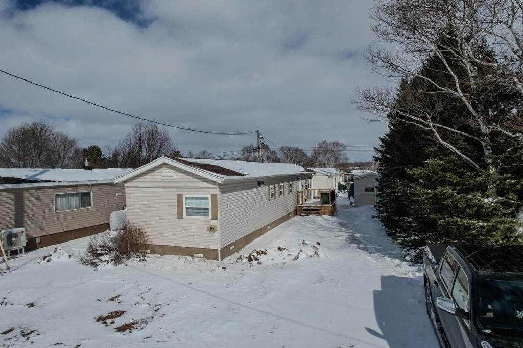 16 Wolfe Avenue, Cornwall, PE