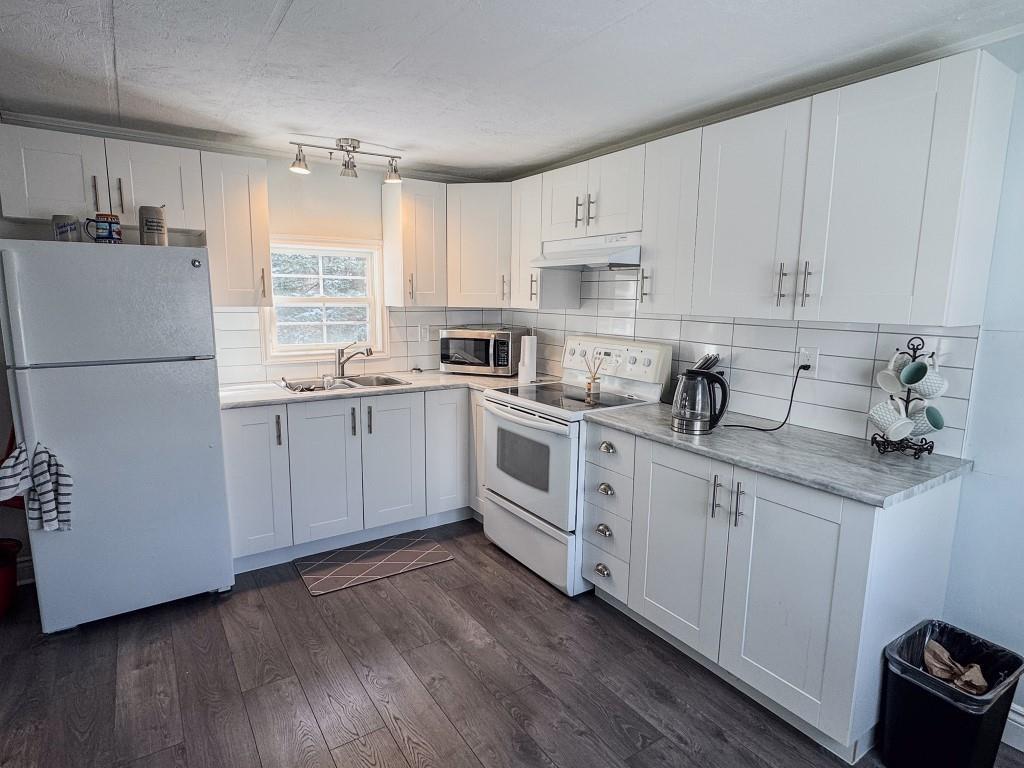 16 Wolfe Avenue, Cornwall, PE