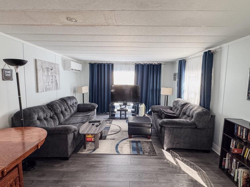 16 Wolfe Avenue, Cornwall, PE