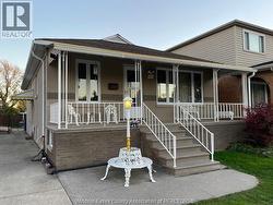 431 FOCH AVENUE Windsor, ON N8X 2W2